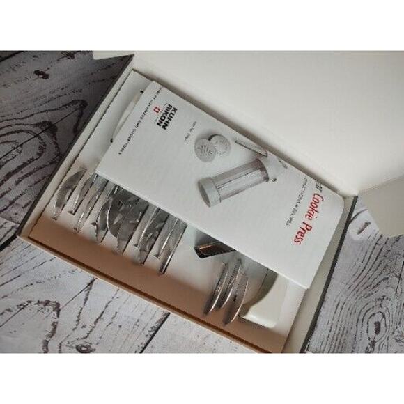 Kuhn Rikon Cookie Press 14 Pc Set Baking Spritz Decorating Cookie Cutter New - Picture 3 of 5